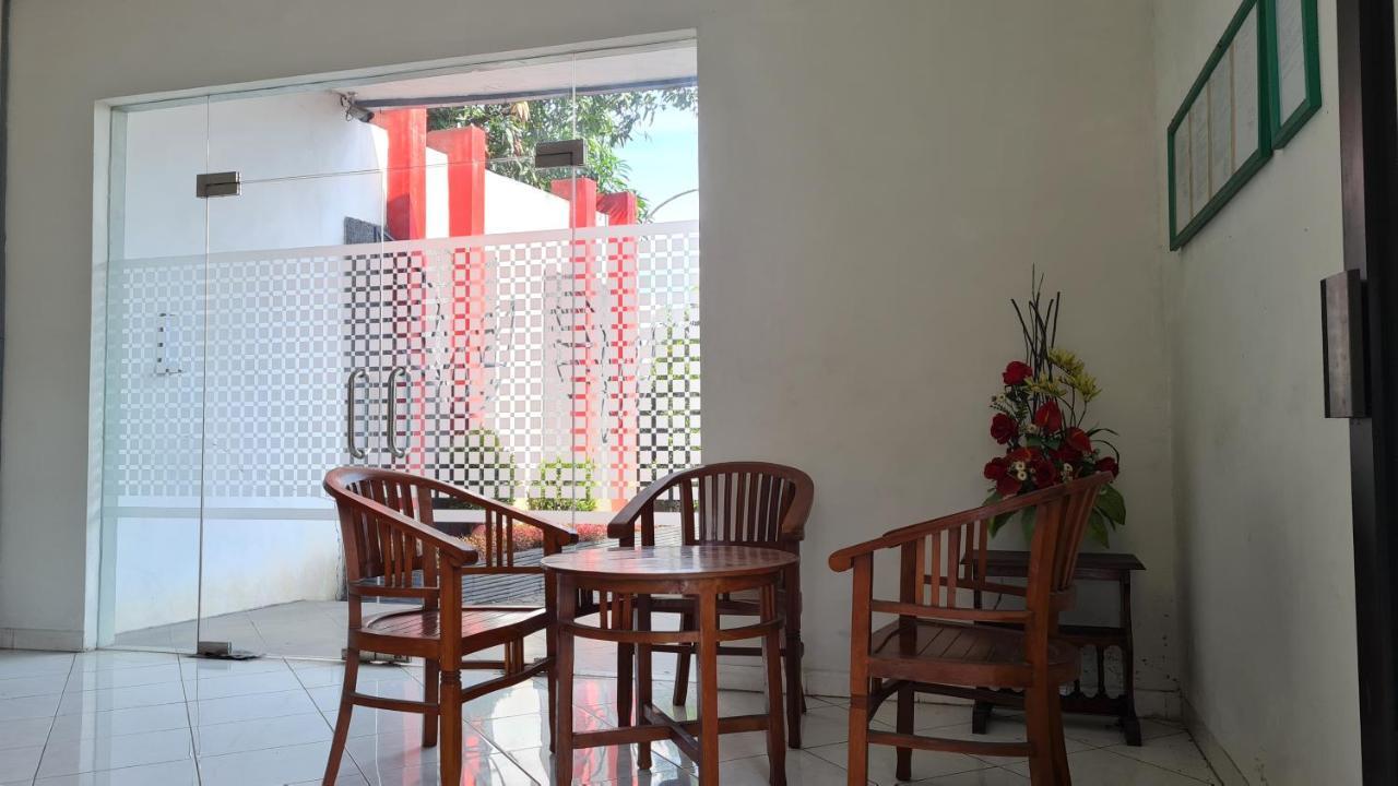 Oyo 90831 Hotel Gardenia Prambanan Surakarta  Exterior photo